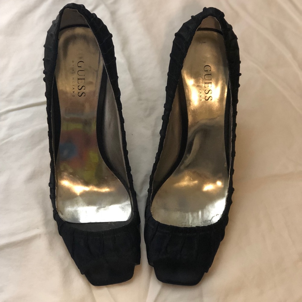 GUESS black heals